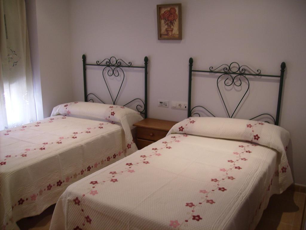 Hotel Delphos Моралеха Номер фото